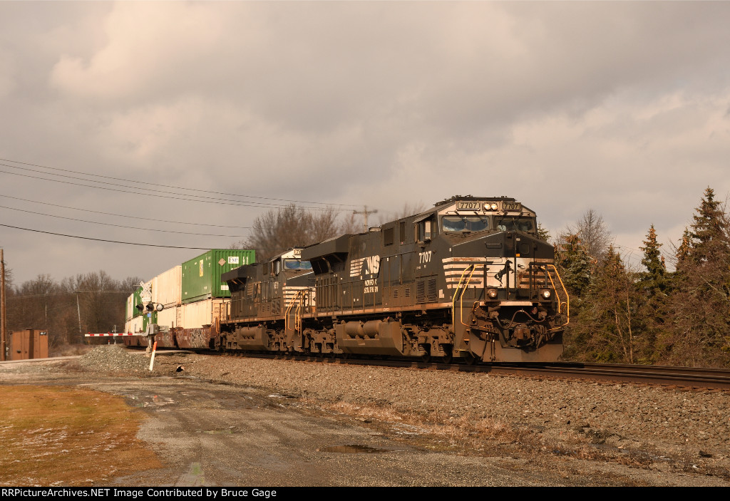 NS 7707